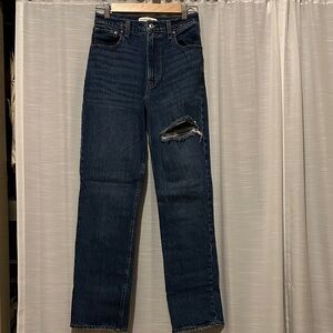 Abercrombie & Fitch Ultra High Rise 90’s Straight Jean